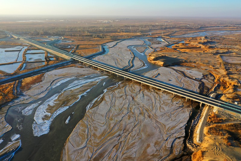 車(chē)爾臣河特大橋.jpg